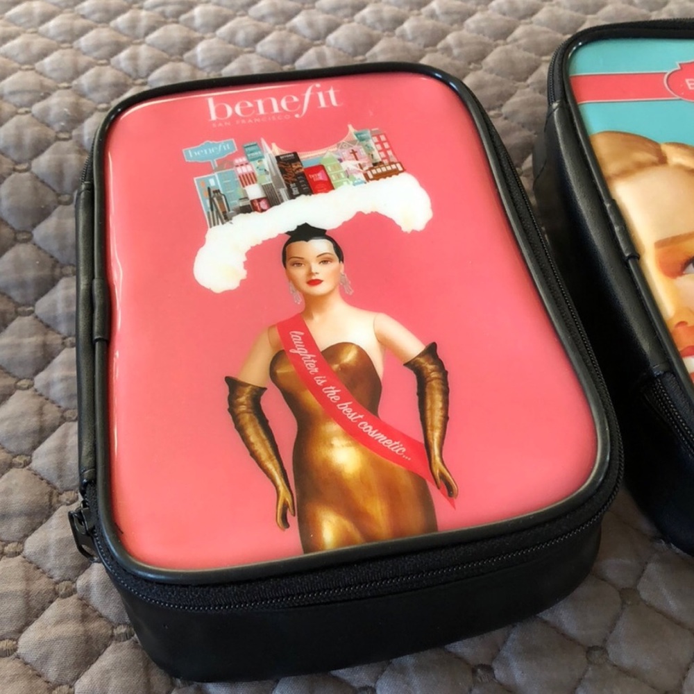 NWT Benefit Iconic Makeup Bag / Makeup Case